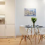 아파트 Santos Design Flat By Lovelystay 리스본