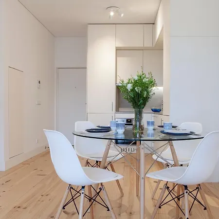Apartament Modern One Bedroom Flat With Kitchen By Lovelystay