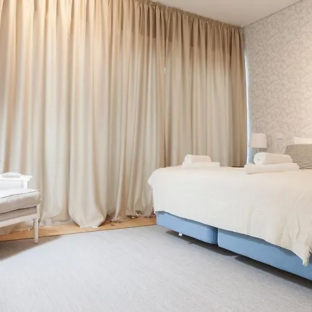 Modern One Bedroom Flat With Kitchen By Lovelystay Apartament Lizbona