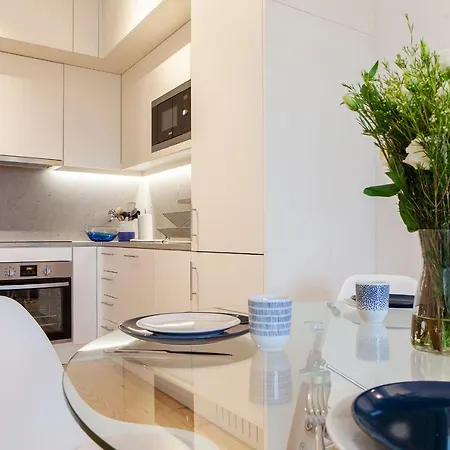 Apartament Modern One Bedroom Flat With Kitchen By Lovelystay *